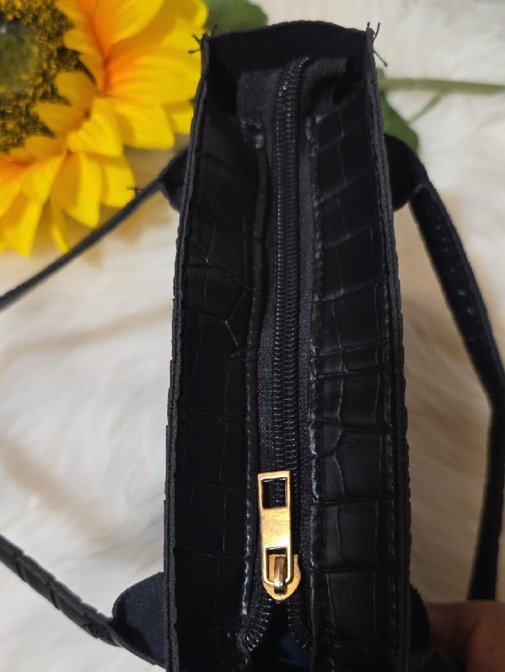 Faux croc stamped  cosmetic mini bag - Picture 6 of 8